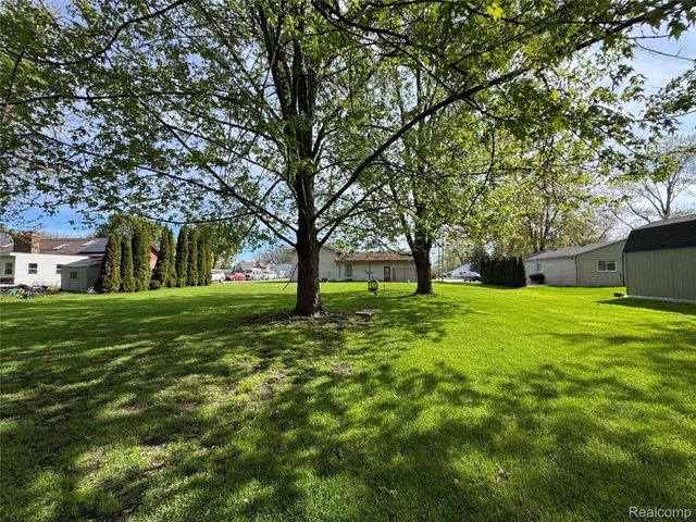 32520 Sutton Road, Chesterfield Township, MI 48047