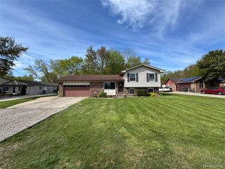 32520 Sutton Road, Chesterfield Township, MI 48047