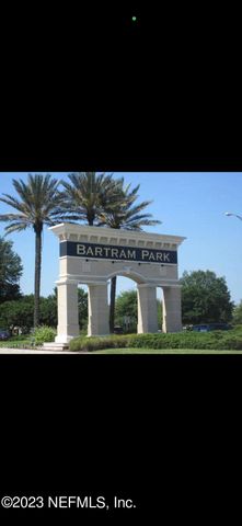 6801 ROUNDLEAF Drive, Jacksonville, FL 32258