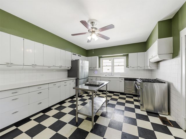1119 W Walker Street, Denison, TX 75020