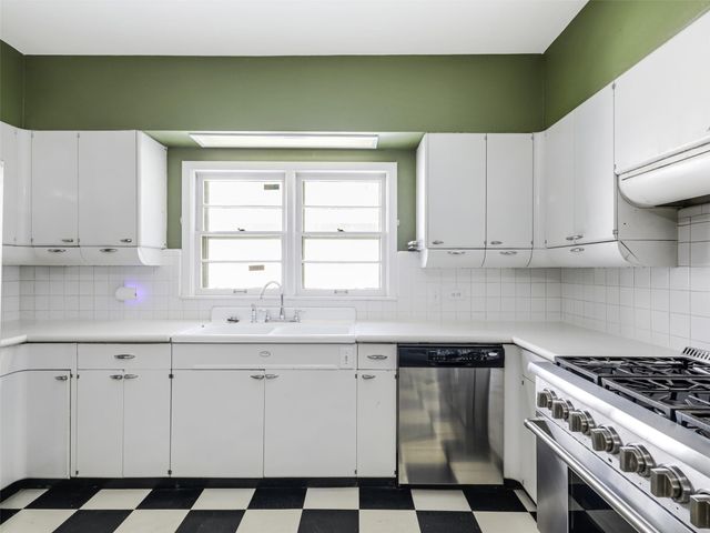 1119 W Walker Street, Denison, TX 75020