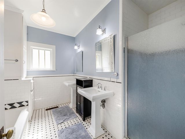 1119 W Walker Street, Denison, TX 75020