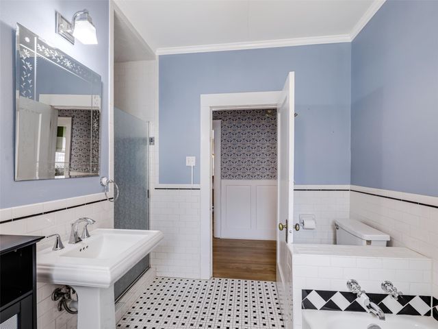 1119 W Walker Street, Denison, TX 75020