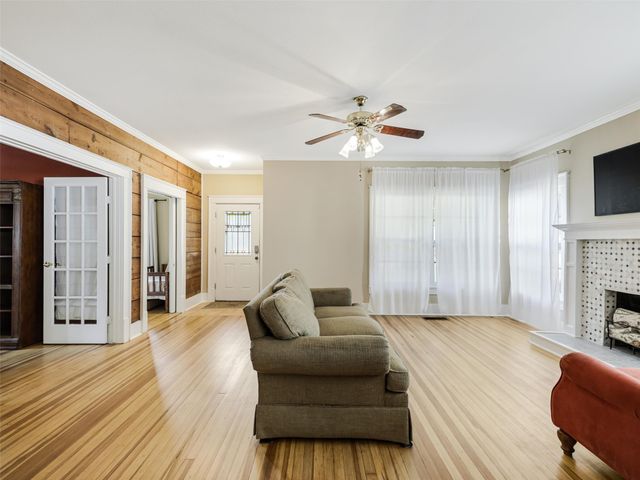 1119 W Walker Street, Denison, TX 75020