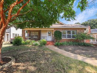1119 W Walker Street, Denison, TX 75020