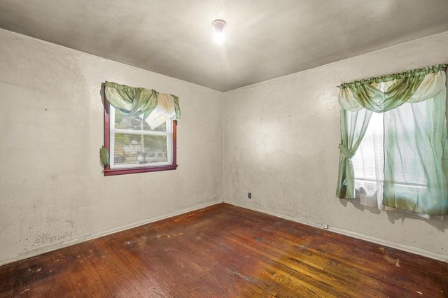 4908 N 27th STREET, Milwaukee, WI 53209