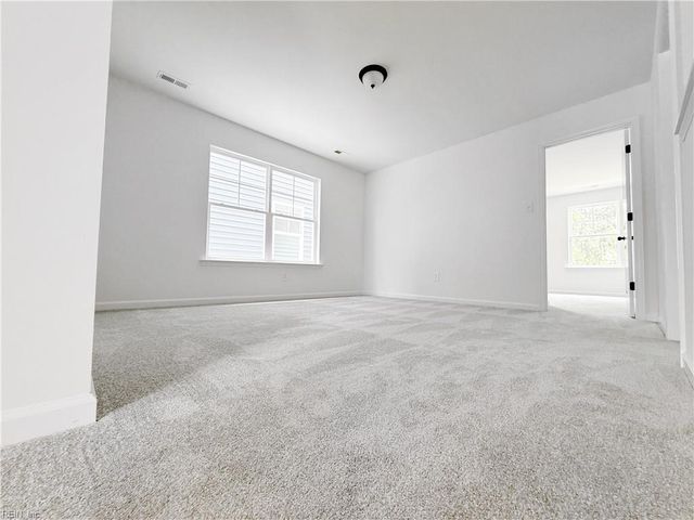 1537 Waltham LN, Newport News, VA 23608