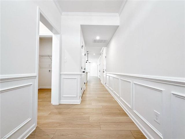 1537 Waltham LN, Newport News, VA 23608
