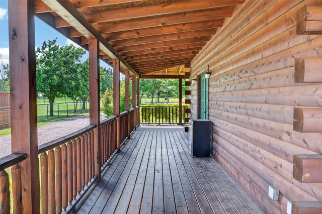 2270 Mitchell Road, Krum, TX 76249