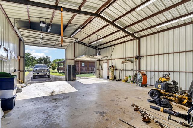 2270 Mitchell Road, Krum, TX 76249
