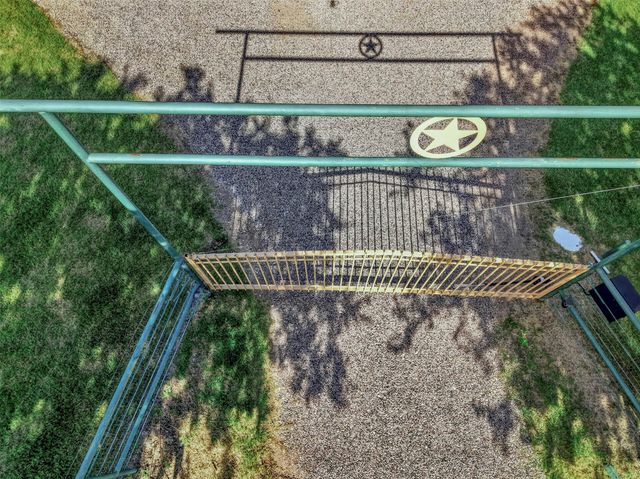 2270 Mitchell Road, Krum, TX 76249