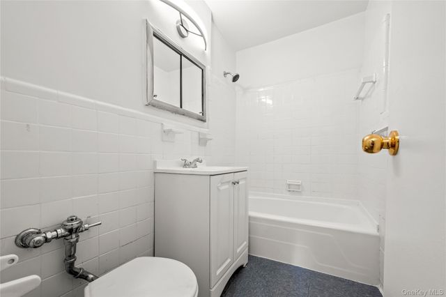 599 E 7th Street 5R, Brooklyn, NY 11218