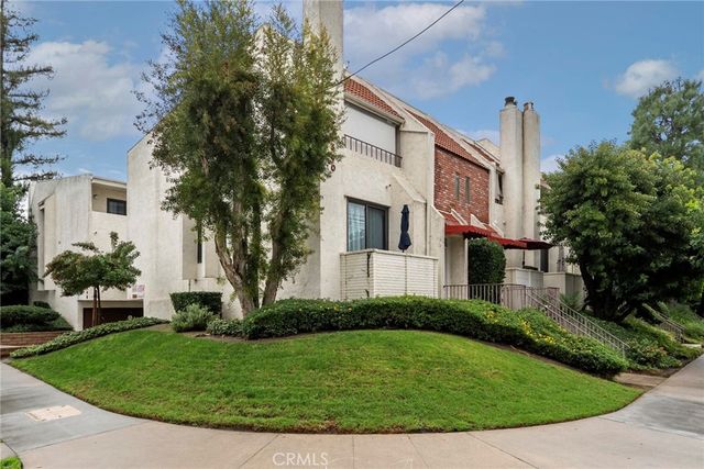 6540 Hayvenhurst 15, Lake Balboa, CA 91406