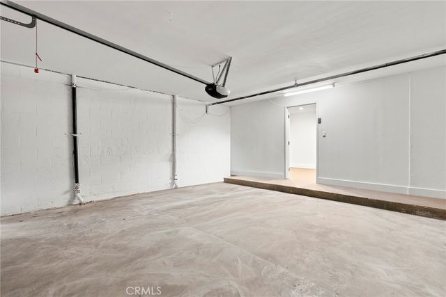 6540 Hayvenhurst 15, Lake Balboa, CA 91406