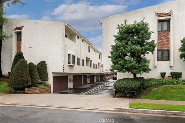 6540 Hayvenhurst 15, Lake Balboa, CA 91406