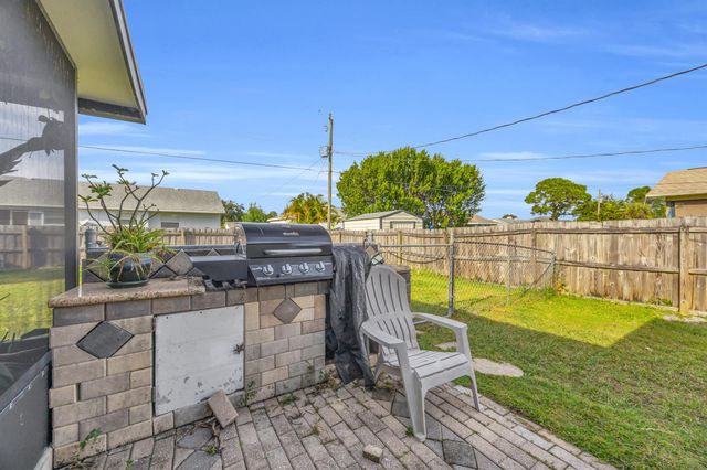 261 SW Chelsea Terrace, Port St Lucie, FL 34984