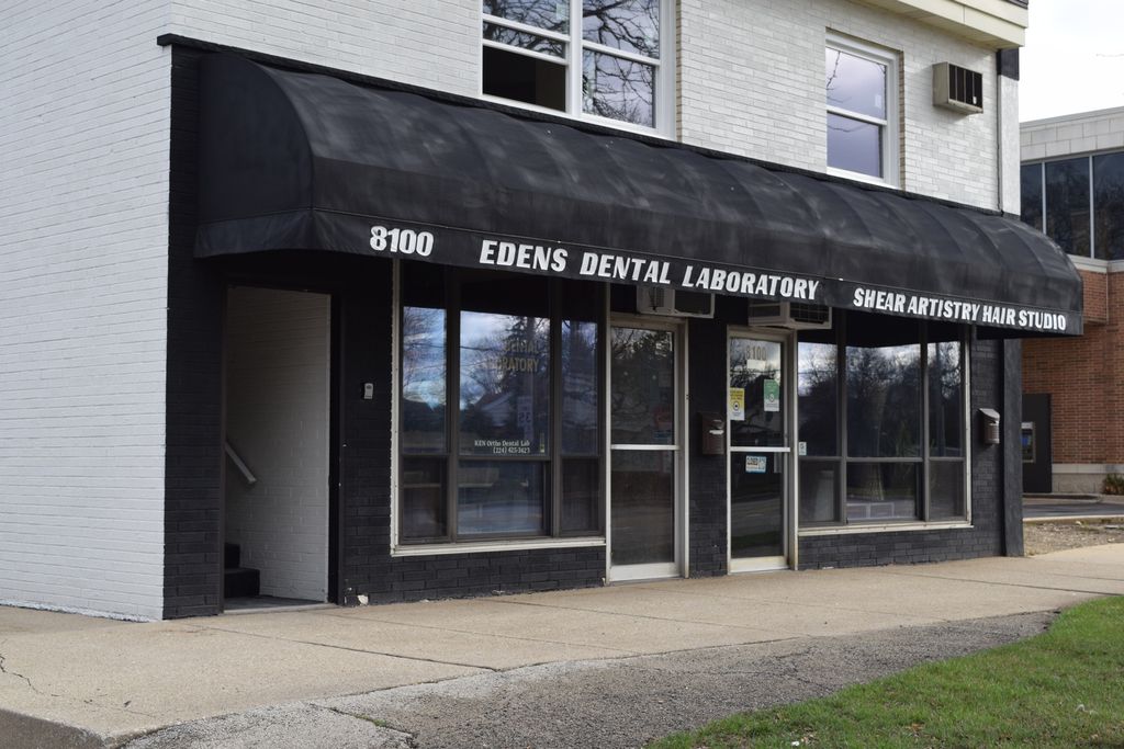 8100 W Oakton Street 205, Niles, IL 60714