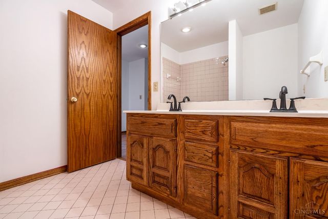 7977 Quail Meadow Lane, West Chester, OH 45069