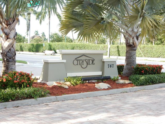 960 Millbrae 3 Court 3, West Palm Beach, FL 33401