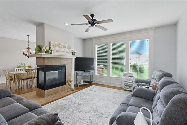 2714 S Brentwood Drive, Independence, MO 64055