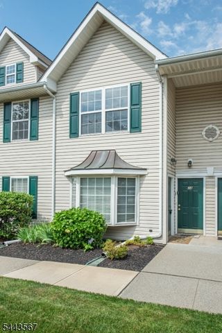 38 Chanda Ct, Clifton City, NJ 07012