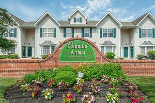 38 Chanda Ct, Clifton City, NJ 07012