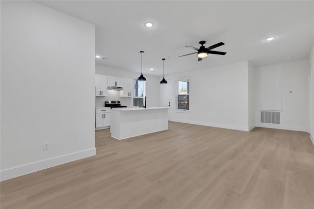 2613 Delafield Street 101, Houston, TX 77023