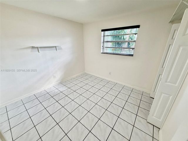 8855 SW 17th Ter 0, Miami, FL 33165