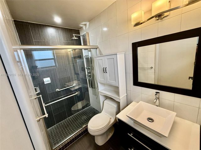 8855 SW 17th Ter 0, Miami, FL 33165