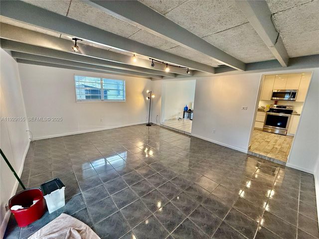 8855 SW 17th Ter 0, Miami, FL 33165