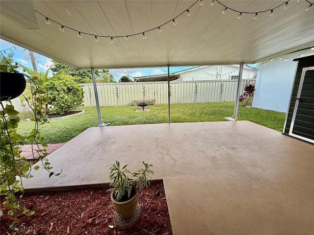 8855 SW 17th Ter 0, Miami, FL 33165