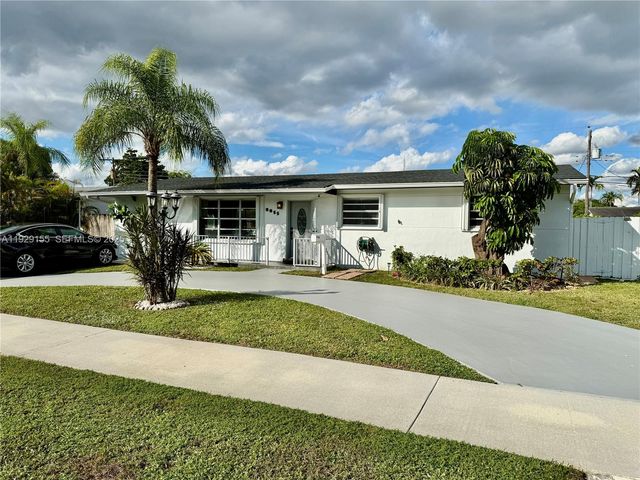 8855 SW 17th Ter 0, Miami, FL 33165