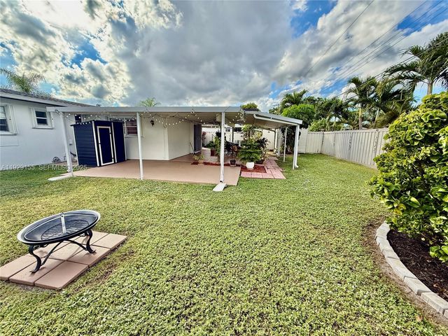 8855 SW 17th Ter 0, Miami, FL 33165