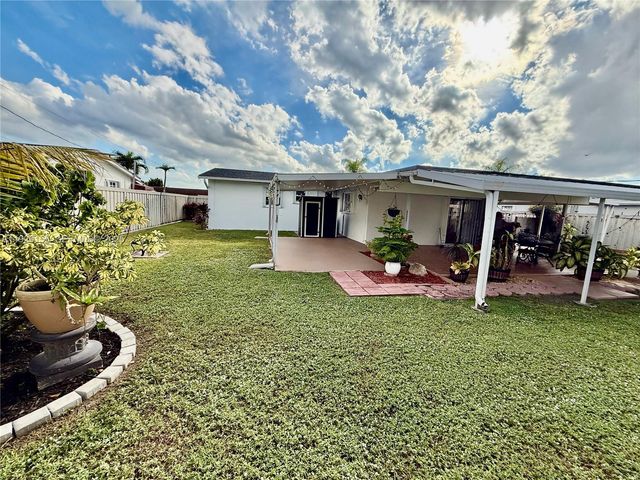 8855 SW 17th Ter 0, Miami, FL 33165