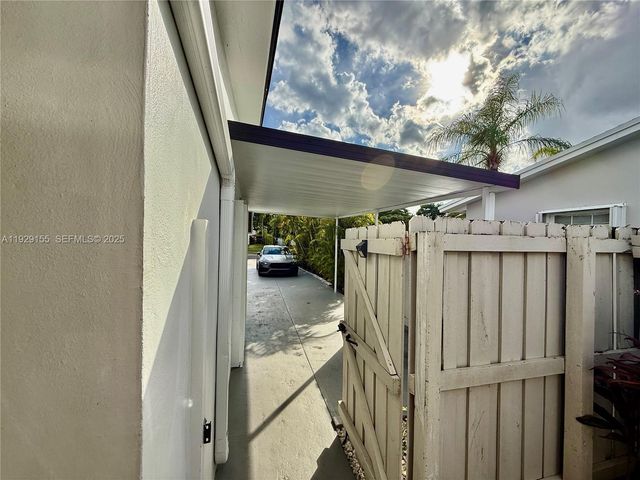 8855 SW 17th Ter 0, Miami, FL 33165
