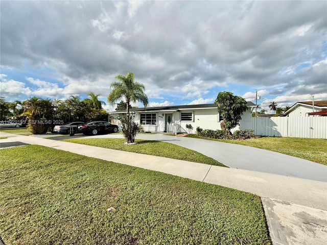 8855 SW 17th Ter 0, Miami, FL 33165