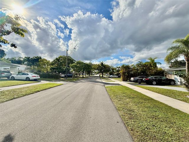 8855 SW 17th Ter 0, Miami, FL 33165