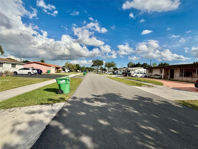 8855 SW 17th Ter 0, Miami, FL 33165