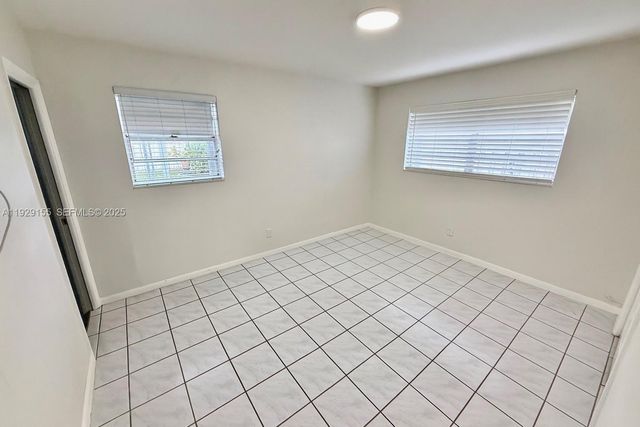 8855 SW 17th Ter 0, Miami, FL 33165