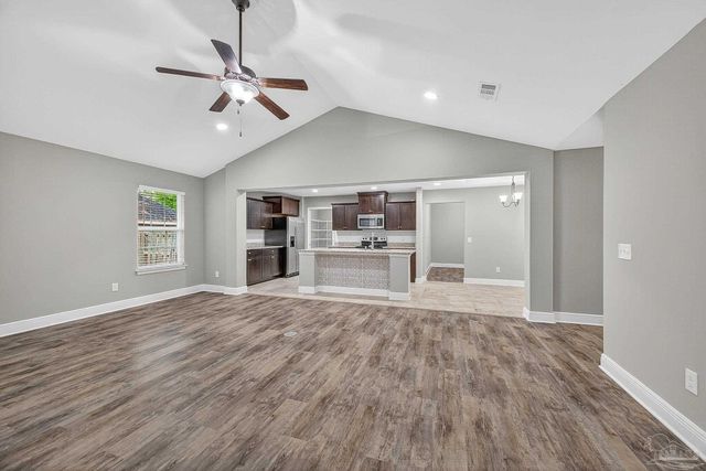 5928 Augustine Dr, Pace, FL 32571