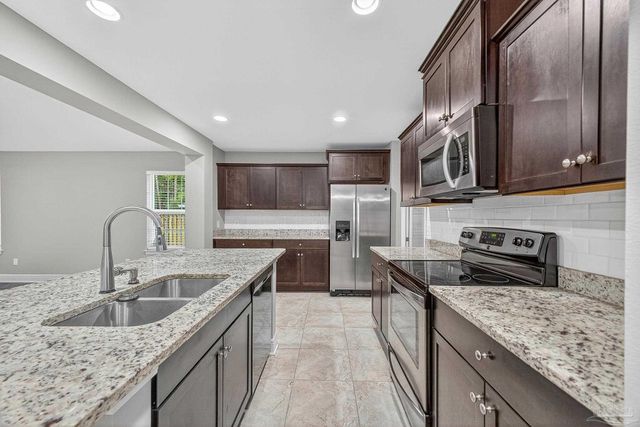 5928 Augustine Dr, Pace, FL 32571