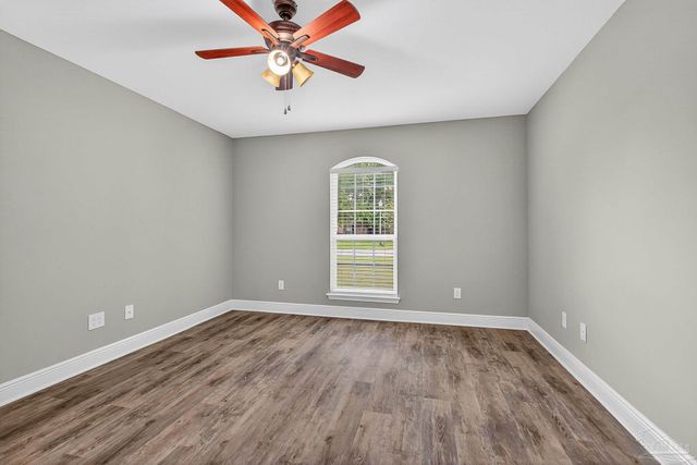 5928 Augustine Dr, Pace, FL 32571