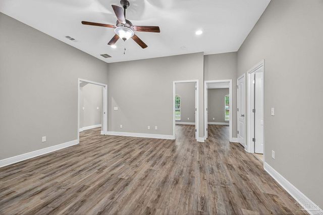 5928 Augustine Dr, Pace, FL 32571