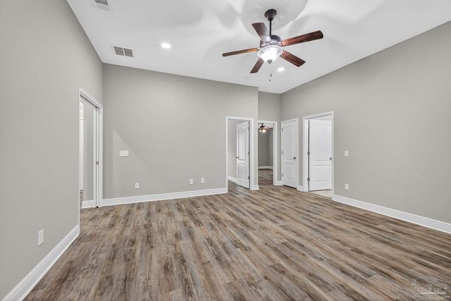 5928 Augustine Dr, Pace, FL 32571