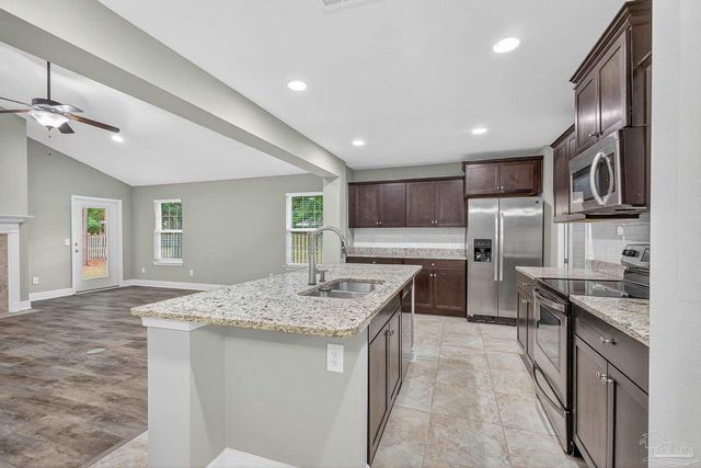 5928 Augustine Dr, Pace, FL 32571