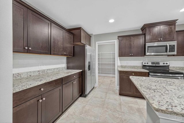 5928 Augustine Dr, Pace, FL 32571