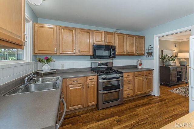 601 Woodard Drive, St Louis, MO 63122