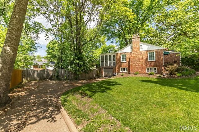 601 Woodard Drive, St Louis, MO 63122
