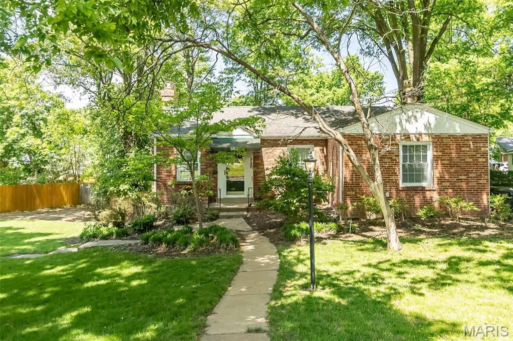 601 Woodard Drive, St Louis, MO 63122