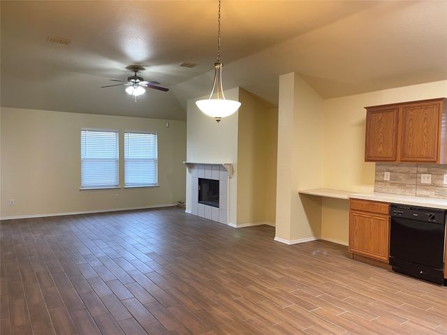 5548 SPRING RIDGE Drive, Watauga, TX 76137